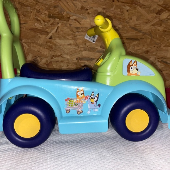Bluey Ride On Toy - Picture 3 of 3